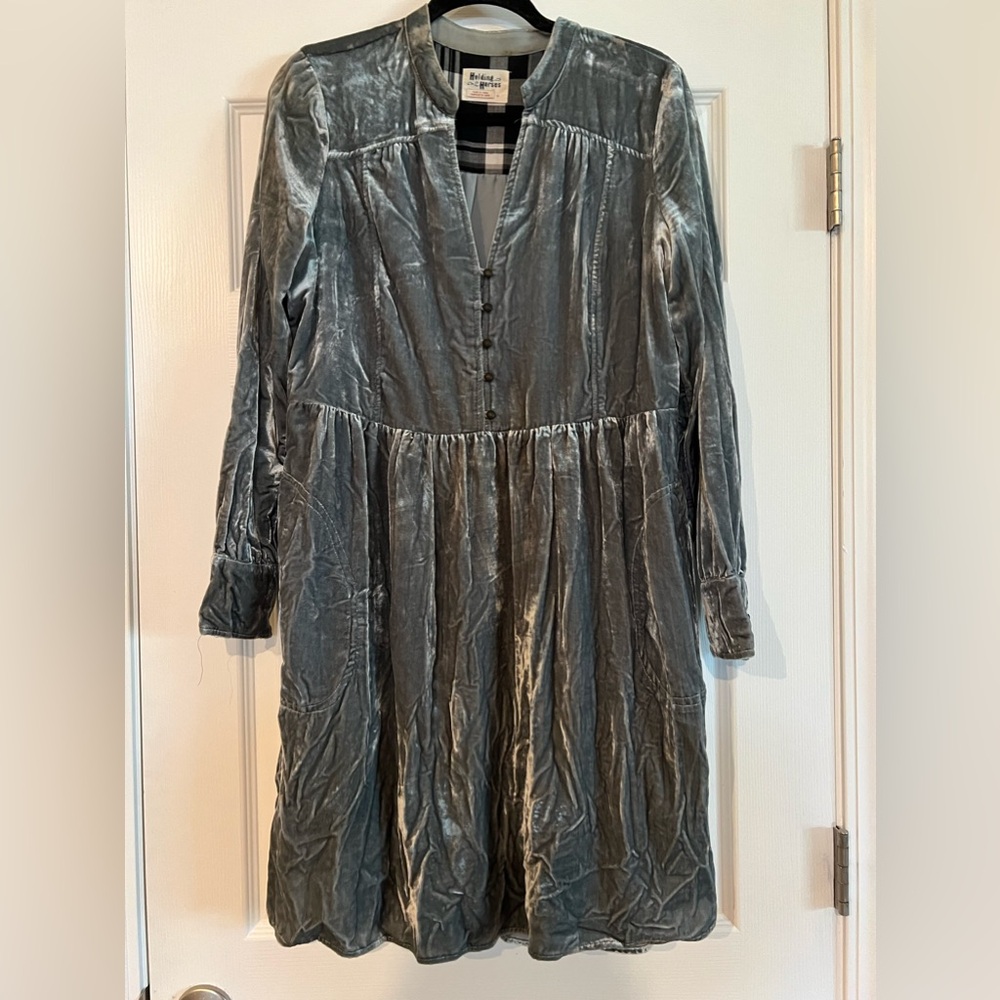 Anthropologie crush blue/silver velvet top